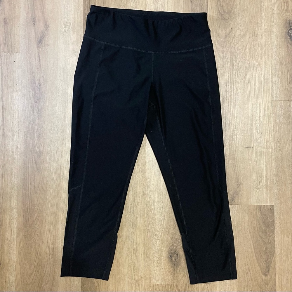 XPBX Pro Mesh Black Capri Workout Leggings in Size Medium